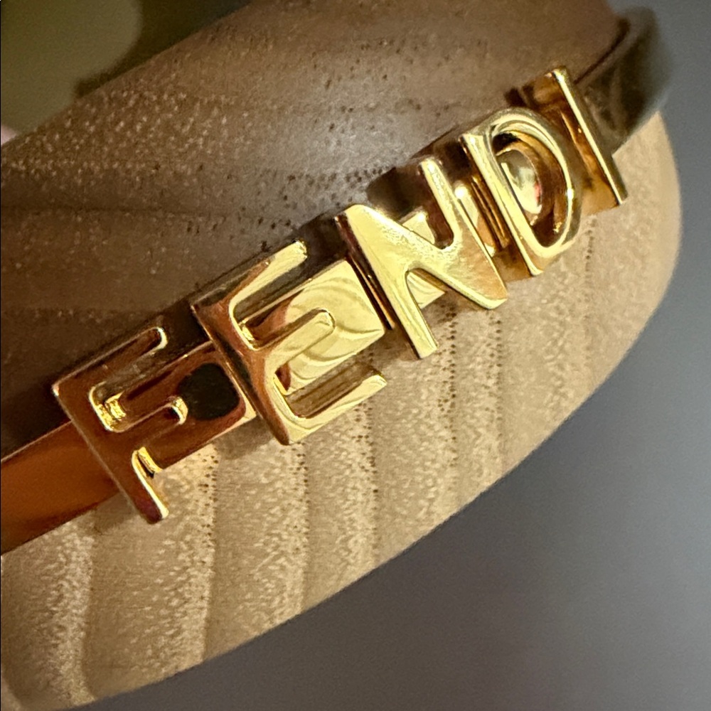 FENDI Fendigraphy Bracelet Made of wood with brown & beige Pequin stripes Gold - Picture 3 of 5